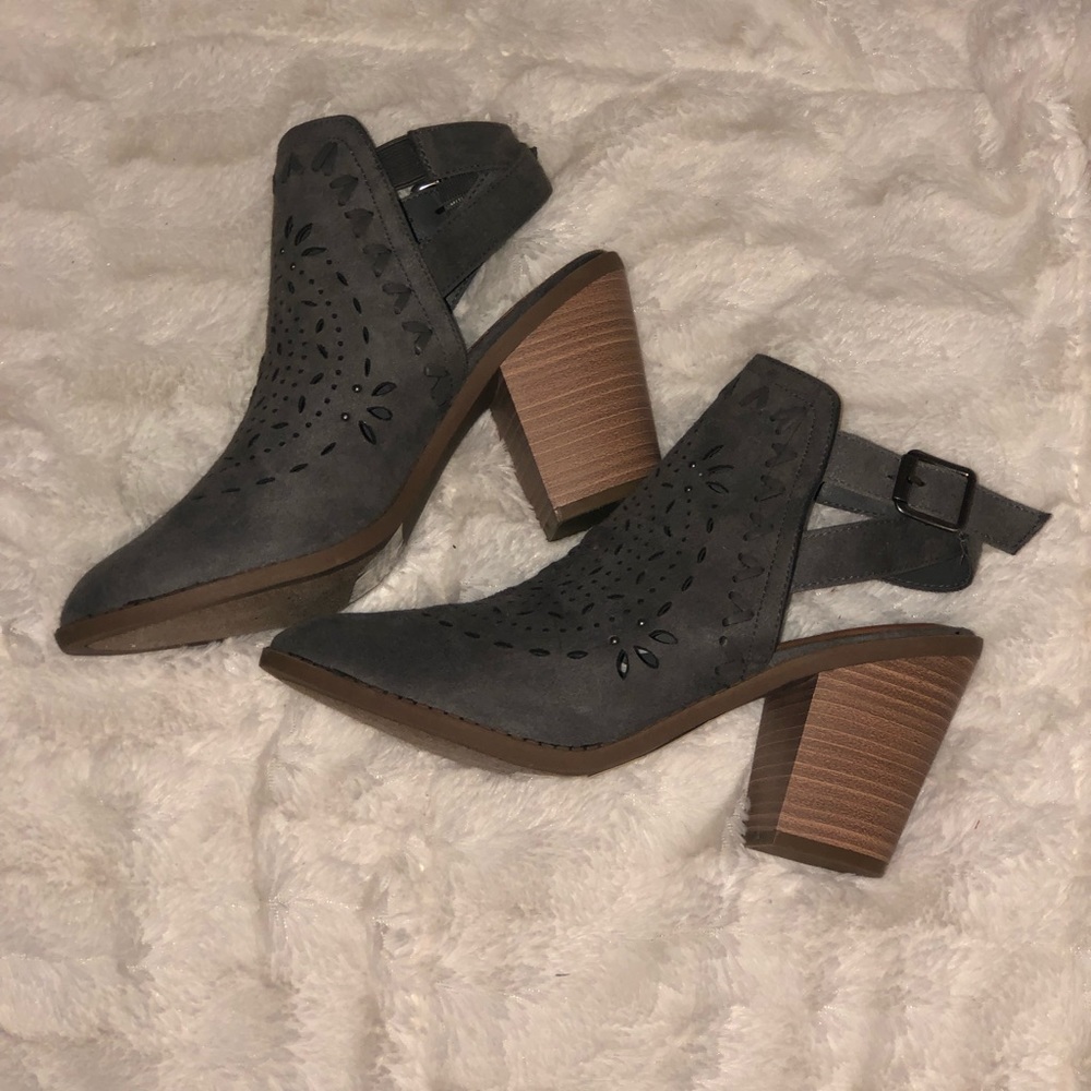 Heeled booties